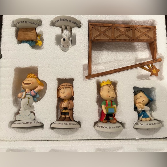 SUPER CUTE! 2012 Hallmark Peanuts Christmas Nativity 7 piece Collection Set NIB! - Picture 6 of 15